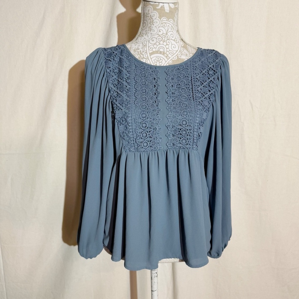 Loft // pale blue lace bib 3/4th length sleeves drape top size medium MAR1
